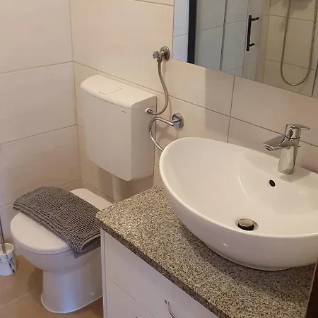 Rakic Apartman Pomer